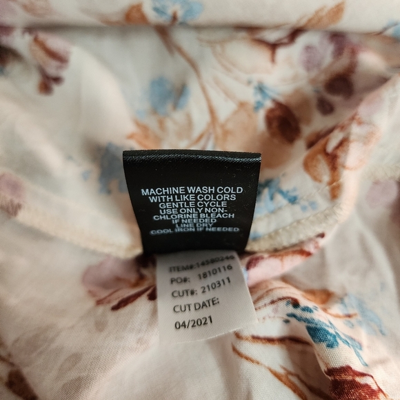 Torrid Women's Tan Floral Challis Button Front Top Blouse Size 5X Dolman Sleeve - Picture 7 of 9